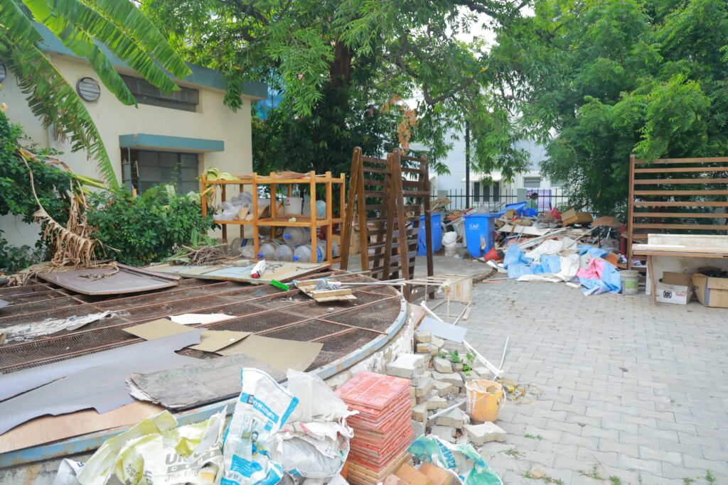 தமிழ்நாடு பாடநூல் மற்றும் கல்வியியல் பணிகள் கழகத் தலைவர் லயோலா மணி: தலைமை அலுவலகத்தில் தூய்மை மற்றும் சீரமைப்பு பணிகள்