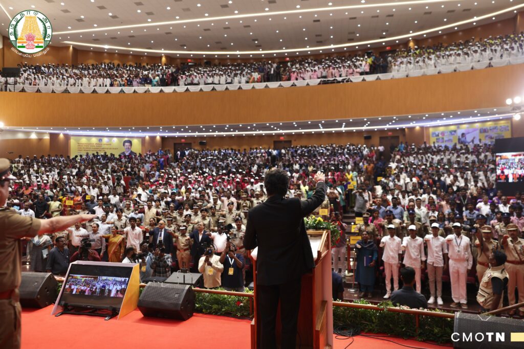 “போதைப்பொருள்கள் இல்லாத தமிழ்நாடு” மாநில அளவிலான பெருந்திரள் உறுதிமொழி நிகழ்ச்சியில் பங்கேற்ற முதலமைச்சர் ச. ஜோசப் விஜய்