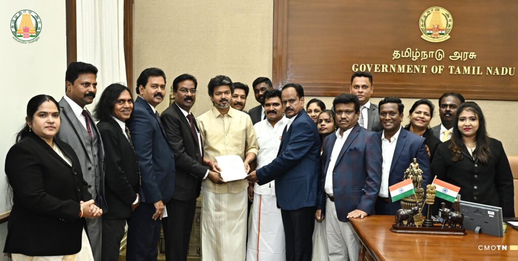 சென்னை உயர்நீதிமன்ற வழக்கறிஞர்கள் சங்க நிர்வாகிகள் முதலமைச்சர் ச. ஜோசப் விஜயை தலைமைச் செயலகத்தில் சந்தித்த நிகழ்வு