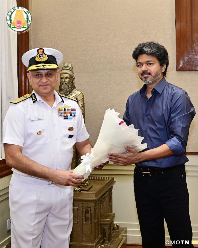 இந்திய கடலோரக் காவல்படை தலைமை இயக்குநர் பரமேஷ் சிவமணி முதலமைச்சர் ச. ஜோசப் விஜயை சந்தித்தார்