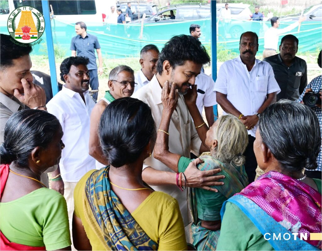மேட்டூர் அணையில் தண்ணீர் திறந்த பிறகு விவசாயிகளிடம் நலம் விசாரித்த முதலமைச்சர் ச. ஜோசப் விஜய்
