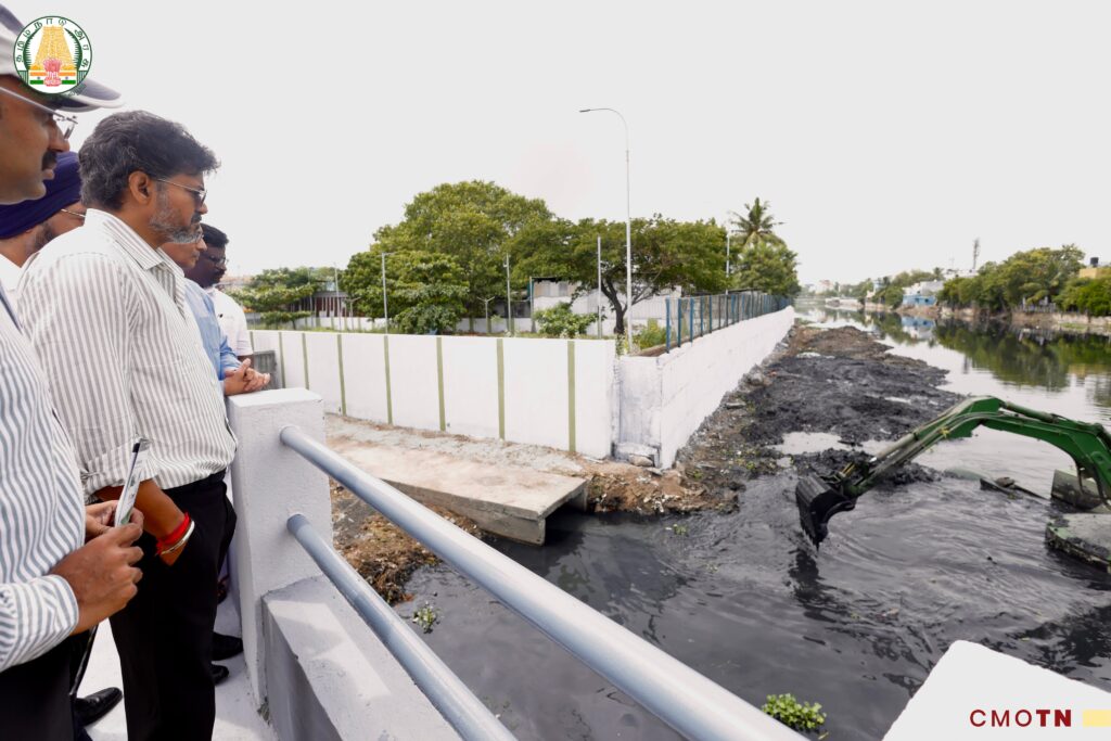 வியாசர்பாடி கேப்டன் காட்டன் கால்வாயில் வெள்ளத் தடுப்புப் பணிகளை ஆய்வு செய்தார் முதலமைச்சர் விஜய்